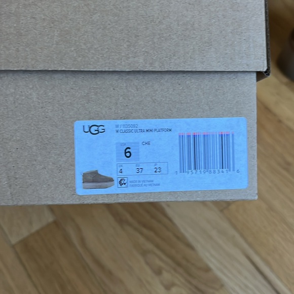 Ugg women’s Classic Ultra Mini Platform chestnut, Sz 6 excellent used condition - Picture 8 of 9